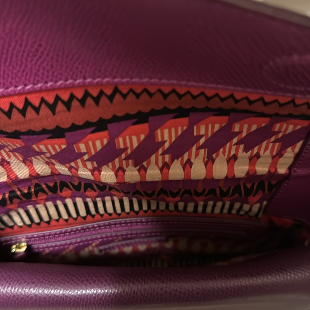 A Purple Leather Vera Bradley Bag! - Picture 6 of 8